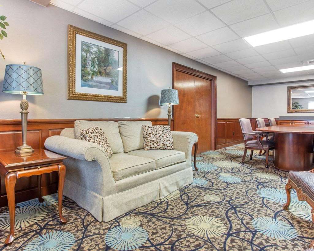 Comfort Inn & Suites Patriots Point Маунт-Плезант Удобства фото