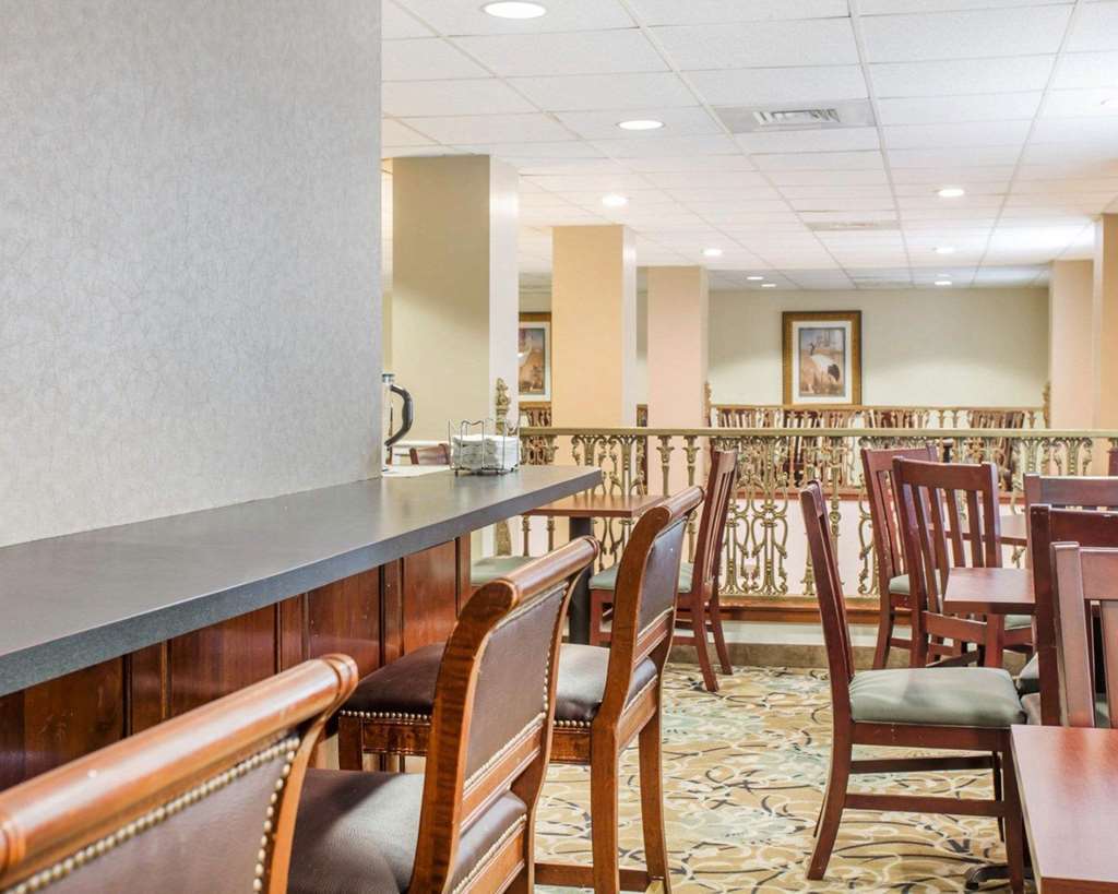 Comfort Inn & Suites Patriots Point Маунт-Плезант Ресторан фото